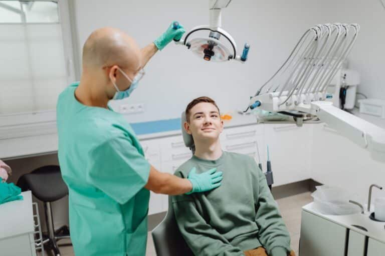 Dentes Tortos em Boituva: Tratamentos e Soluções